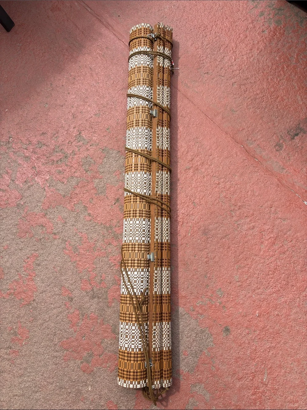 Vintage 70s Roll-up Window Shade